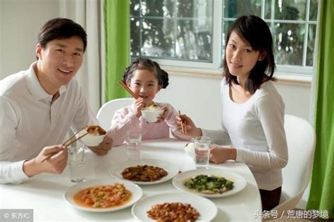 夢到去餐廳吃飯|夢見夢見吃飯、用餐，周公解夢大全查詢